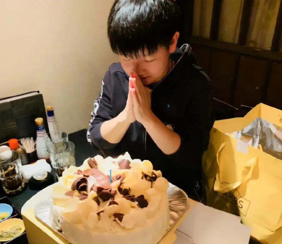 孙颖莎个人资料简介（孙颖莎，最好的礼物是世界杯女单冠军，您知道她为啥特招人喜欢么）