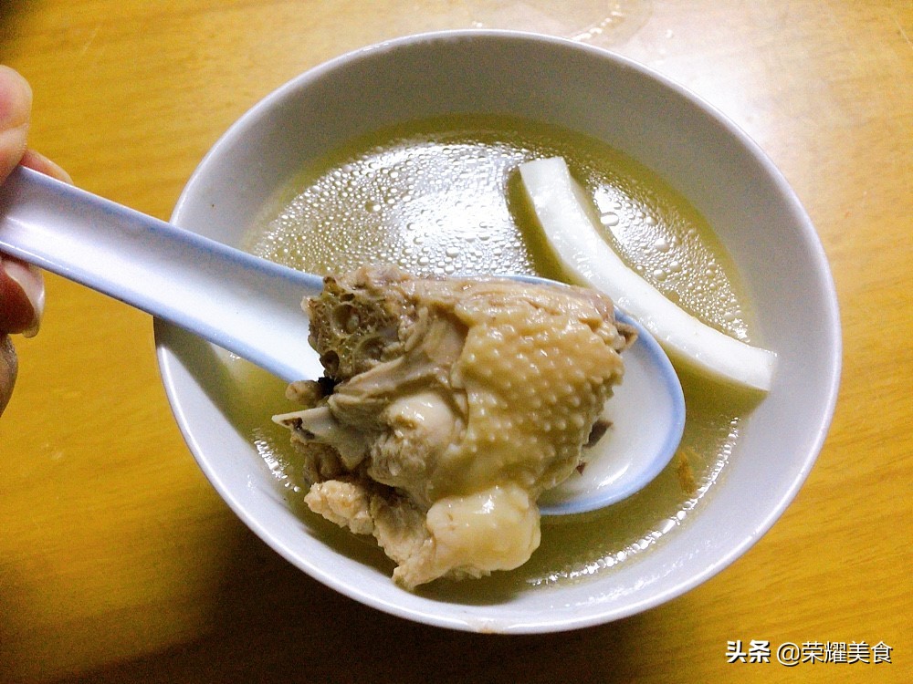 雞湯放什麼材料煲湯好喝 雞配什麼材料煲湯最好 - 科技田(www.