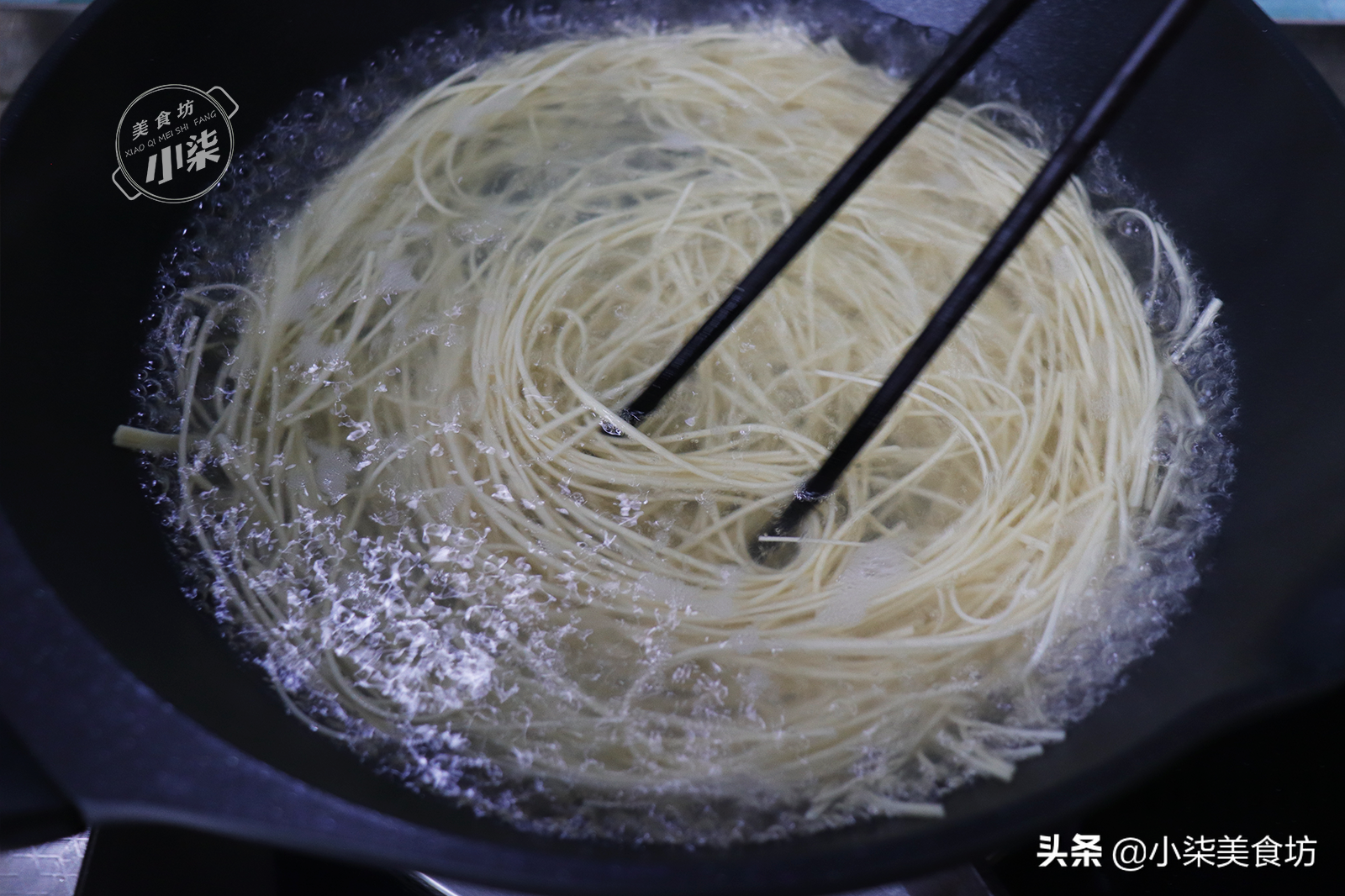 面条这样做太好吃了，做法简单省事，一周吃7次都不腻，太香了