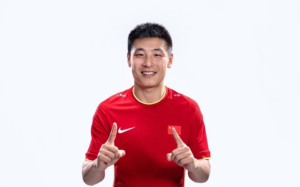 國足沙特比賽直播（CCTV5直播！中國男足VS沙特，大戰(zhàn)一觸即發(fā)，現(xiàn)場觀眾超5萬）