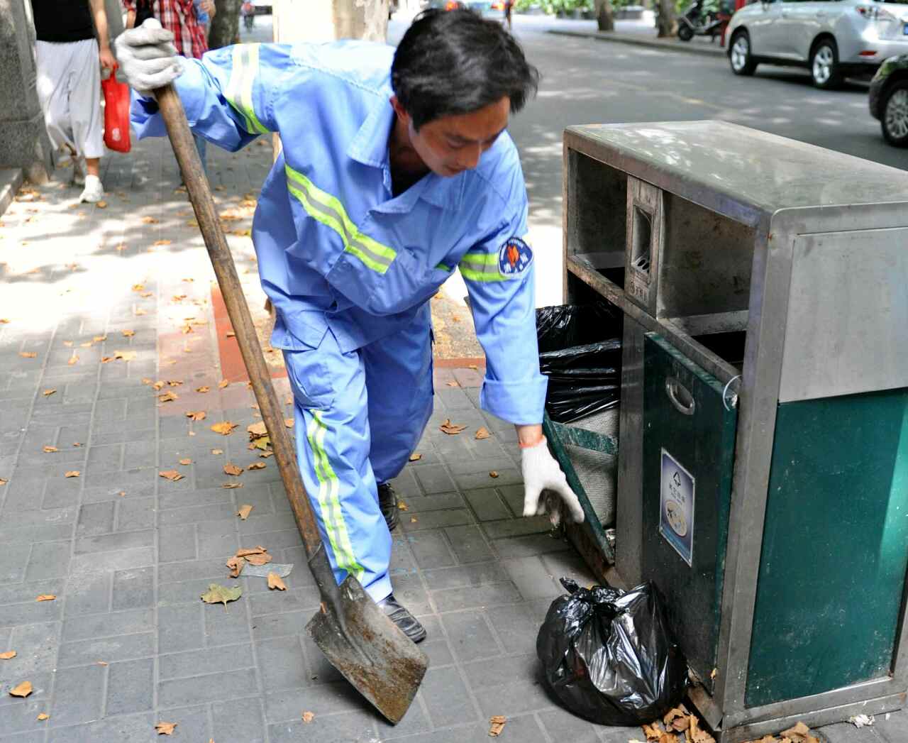 真龙世界杯集卡(寒战3——一个上海环卫工的特工生涯（上）（犯中华者虽远必诛）)