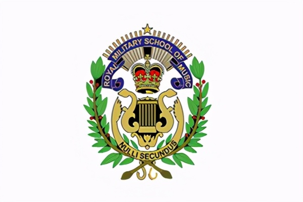 区别看待：英国陆军没有皇家封号，所属部队的皇家封号一抓一大把