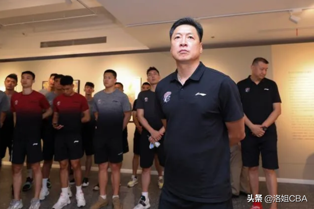 李瑞为什么不打cba(CBA三消息：北控小将屡碰壁，李春江谈新岗位，广东10人名单出炉)