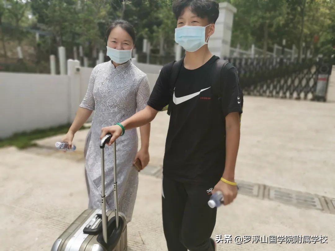 为了安全，封校