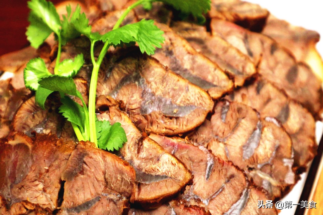 酱牛肉做法（最正宗的做法入味足酱香浓郁不散花）