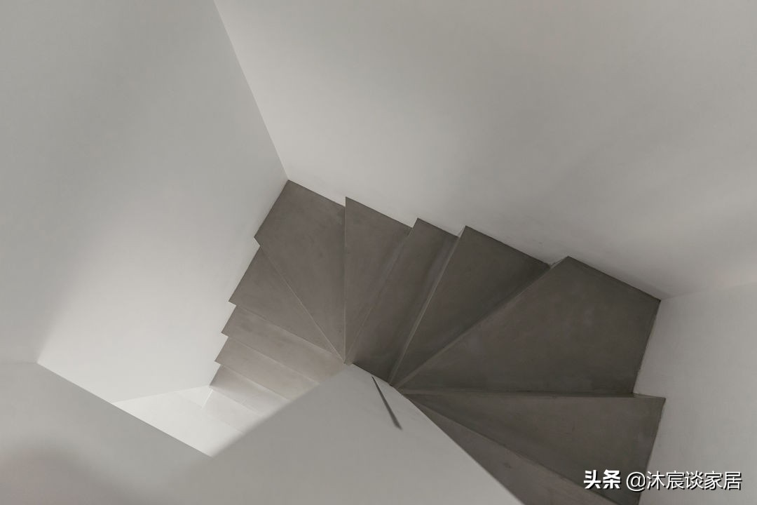 追求极简主义的夫妻，客餐厅家具不超10件，真的是越简单越高级