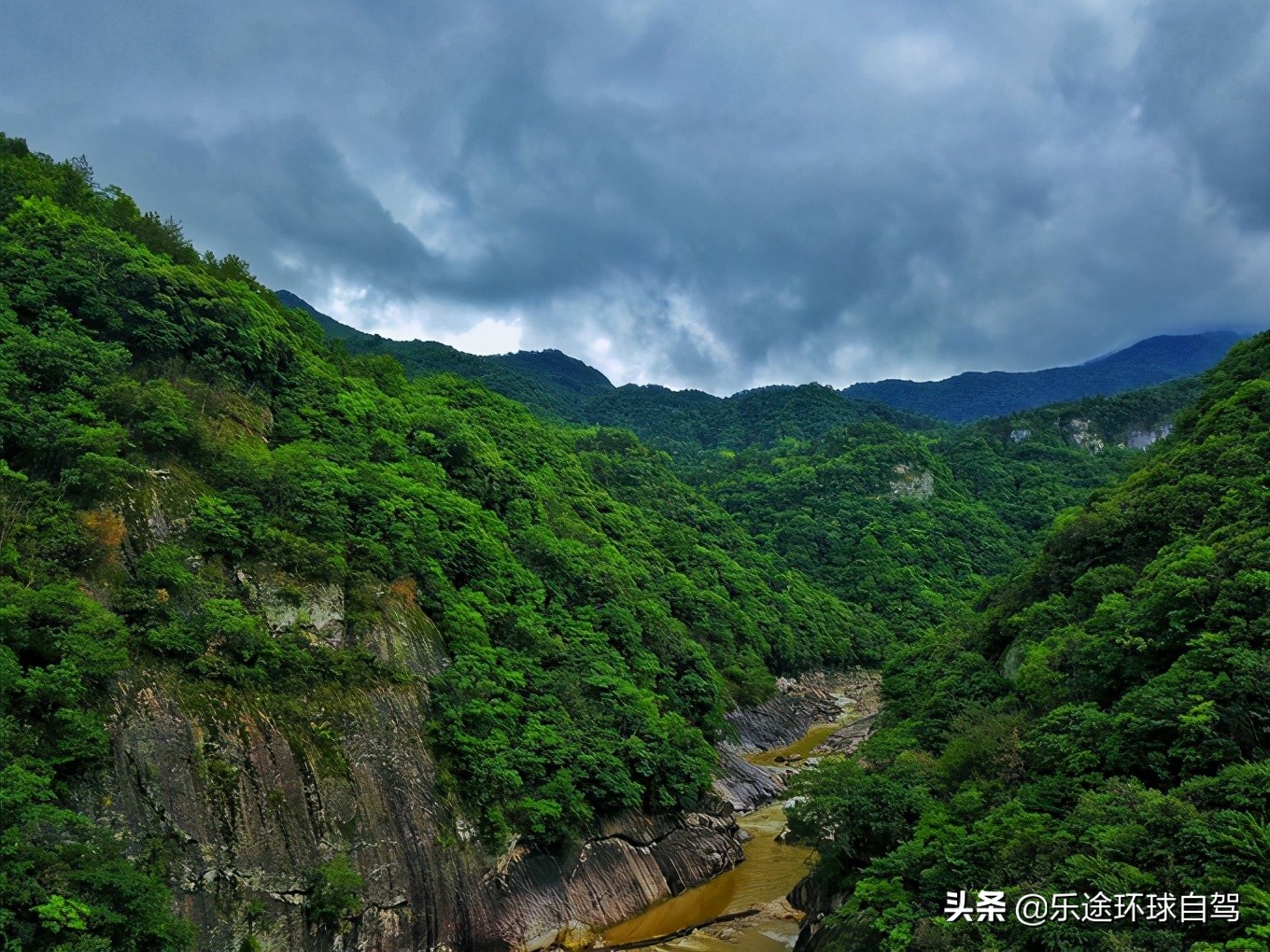 穿越马丁公路，天堂寨踏春自驾