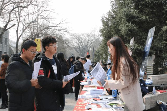 招聘会注意什么（校园招聘中的）