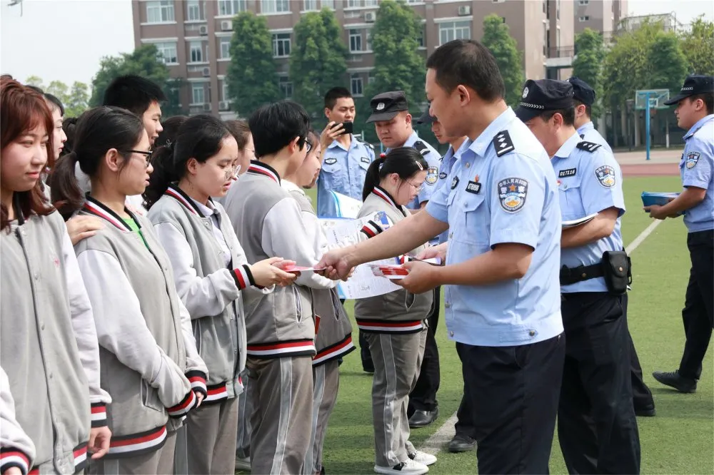 在新津为明学校，安全是一份24小时、365天不能停的责任