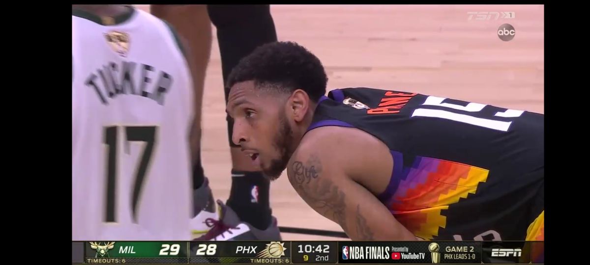 篮球体育nba录像(NBA总决赛G2，太阳再胜雄鹿 大比分2-0 字母哥空砍42 12)