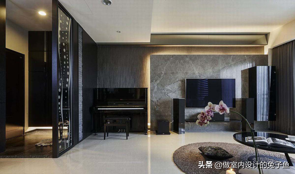 客厅有个梁，别瞎装修，利用这8种方式解决，完美