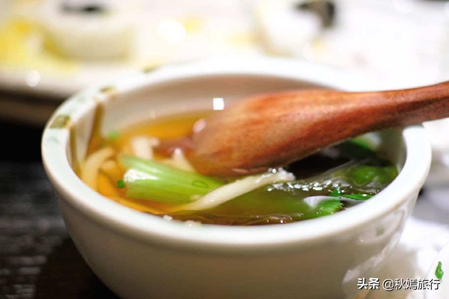 打卡苏州网红美食街，浓郁的日式风情，日料自助餐人均150元
