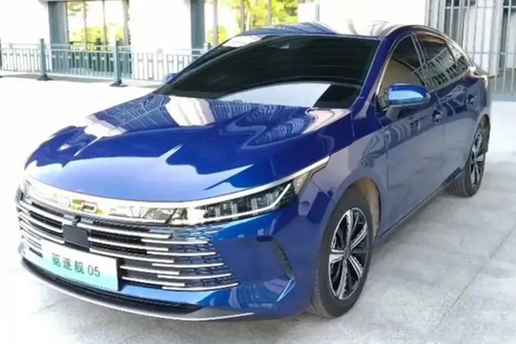 「汽车V报」捷尼赛思全新概念车预告图发布；东风风神奕炫家族新车型上市-20211115-VDGER