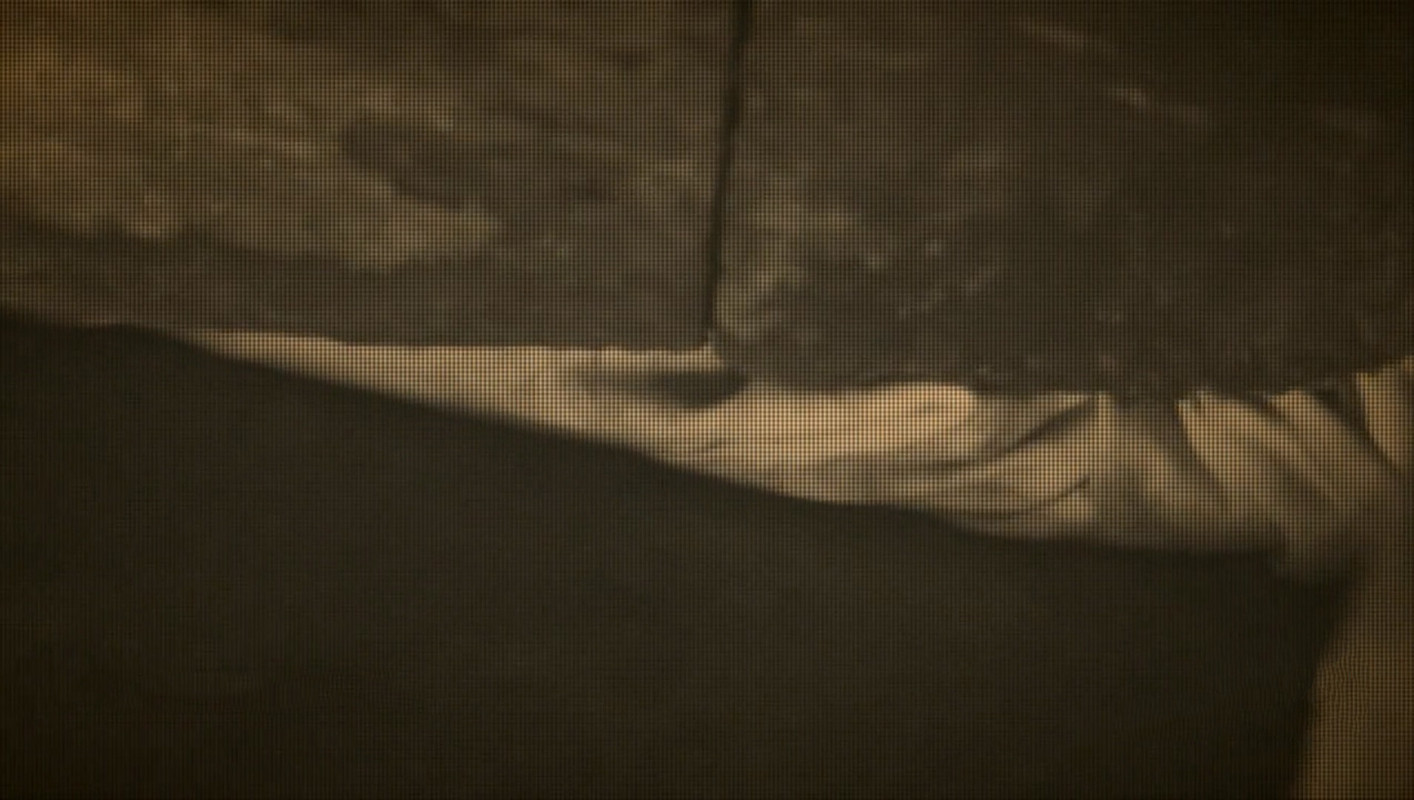 2013年，26岁女大学生弑母后抛尸工地，面对审讯她面露微笑