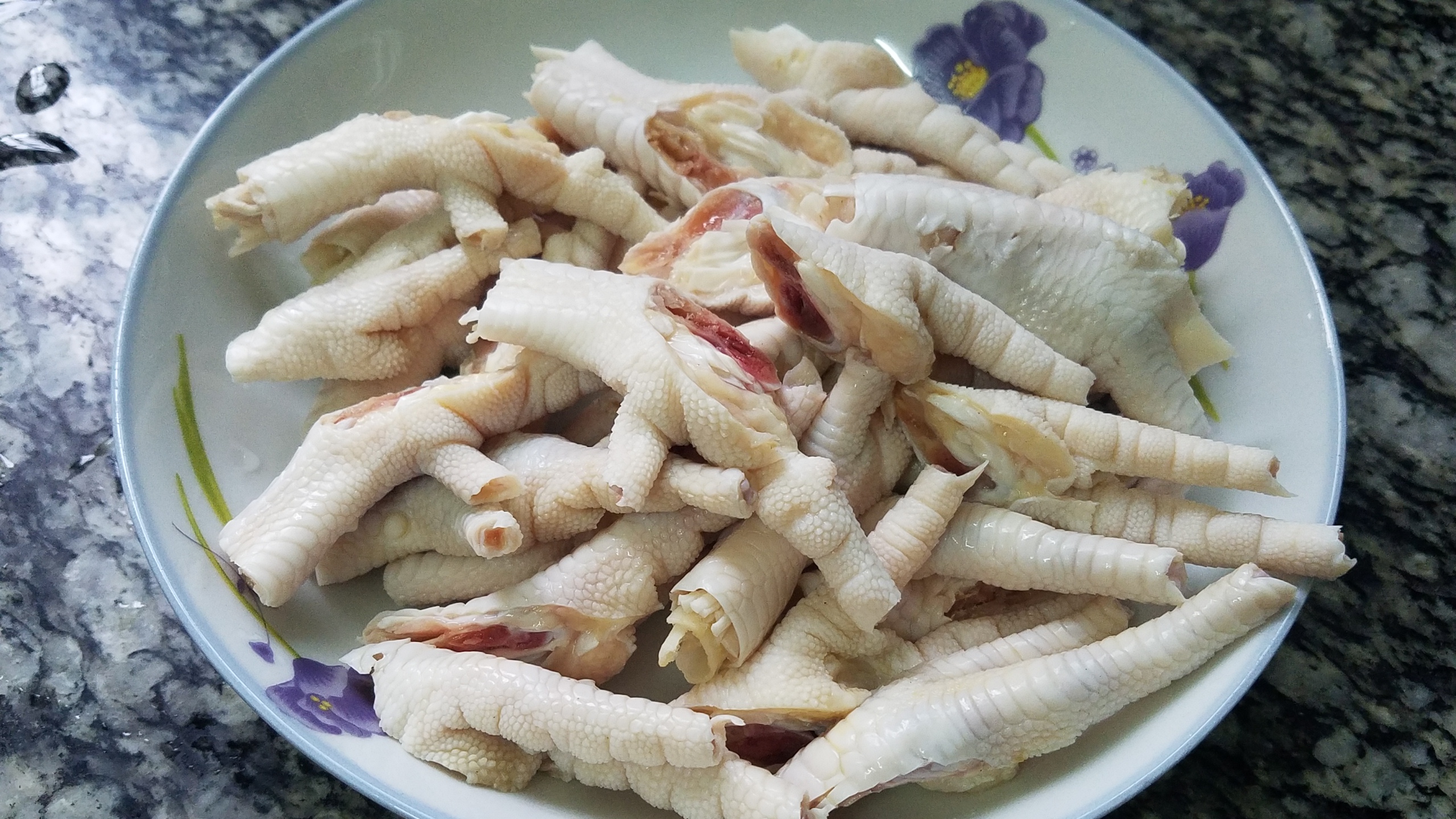 凉拌鸡爪怎么弄才好吃凉拌鸡爪的简单做法