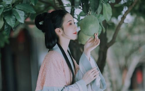 诗词｜如何“花式”夸人美？既要含蓄，又要很撩