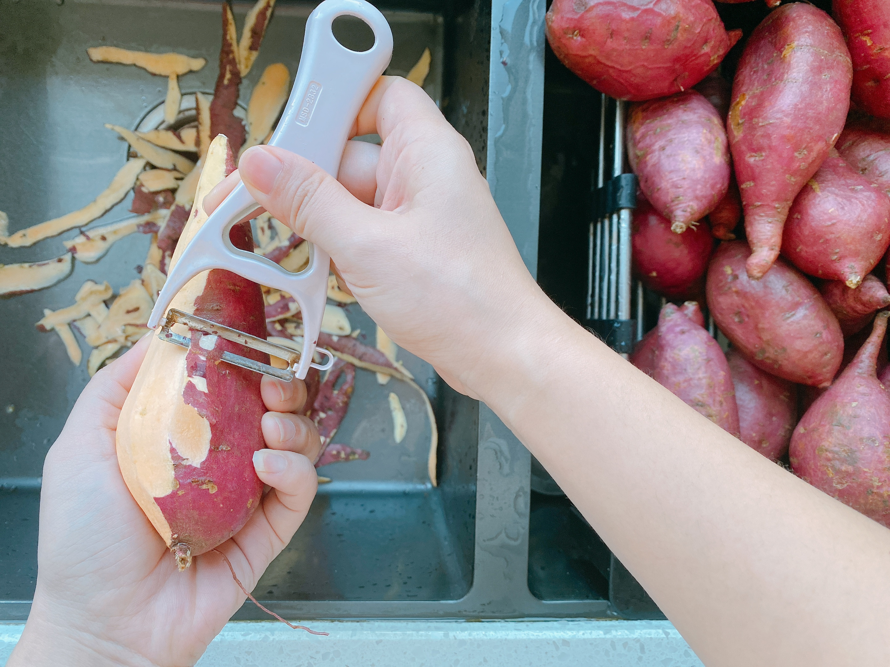 晒红薯干，用上这个老方法，牢记3个技巧，软糯不发硬，Q弹有嚼劲
