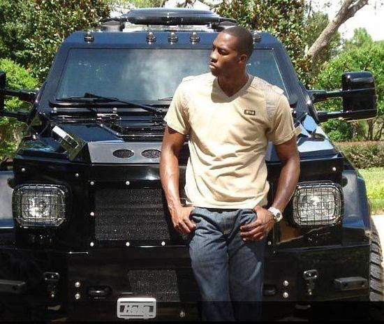 nba哪些人有跑車（NBA億萬富翁開啥豪車？奧胖開勞斯萊斯幻影，詹皇豪車與球鞋聯名）