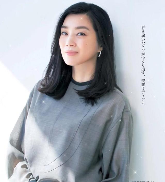 中年女性短发发型图片(五十岁的女人) - 赤虎壹号