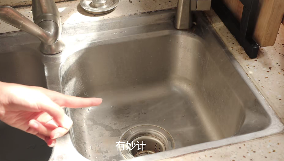 风油精搭配牙膏这样做，解决很多人的大困扰，赶紧回家试一试