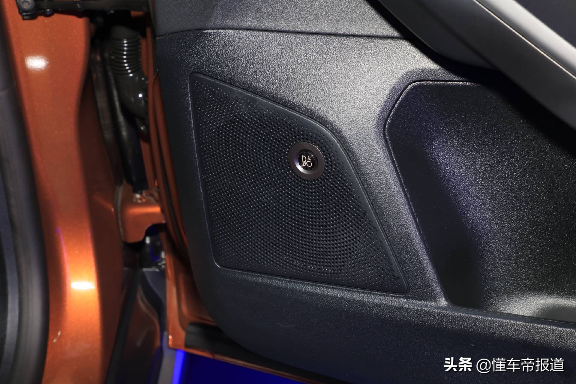 新车 | 15万元谁更吸引瓦罐迷？福克斯猎装版对比明锐旅行版
