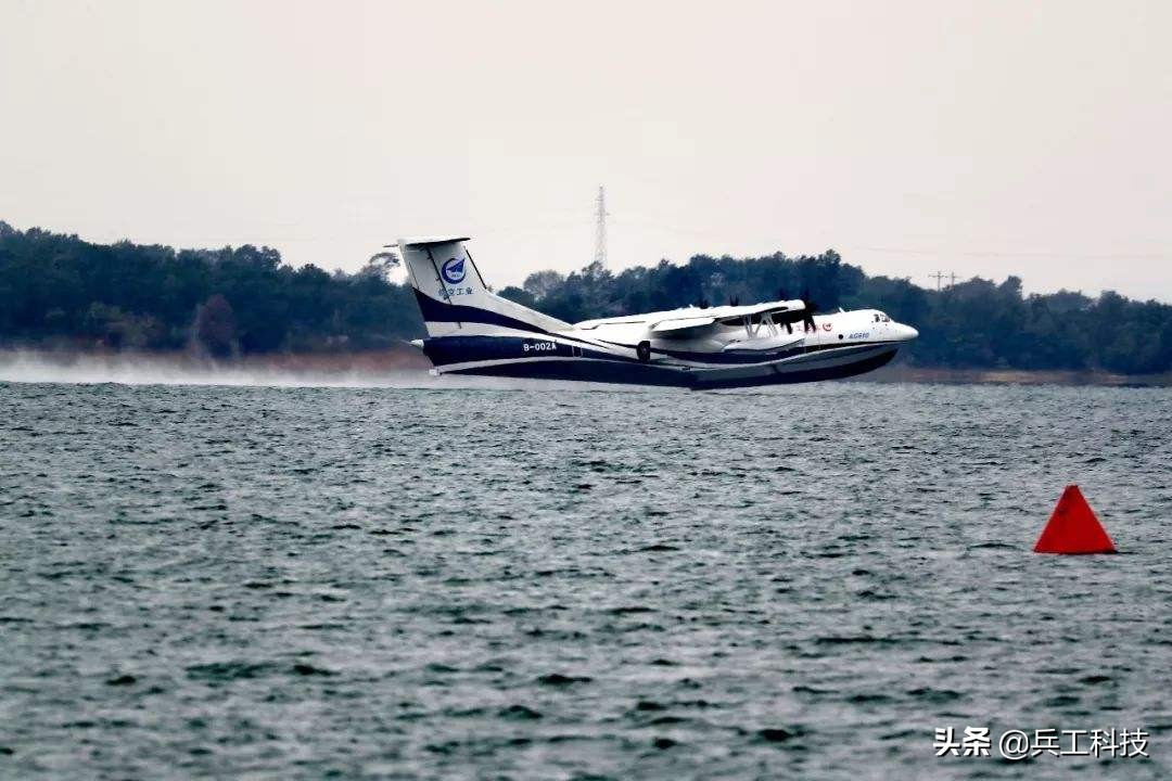 国产大飞机继续推进，外媒关注AG600铁鸟台试验