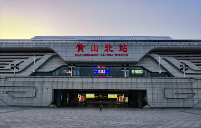 黄山市县县通铁路.宿州市下辖:埇桥区,萧县,砀山县,灵璧县,泗县.