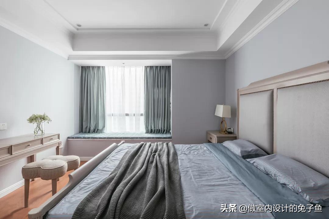 卧室有飘窗，窗帘这么装更好看