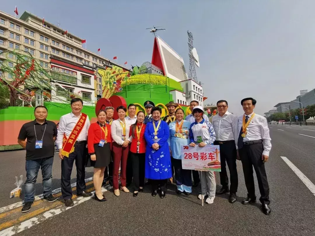 观礼台上!礼宾车里!阅兵方队、游行队伍……这么多山西人参加了国庆联欢活动