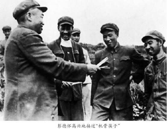 1950年，麦克阿瑟预计14天打过鸭绿江，彭德怀让其刀断朝鲜