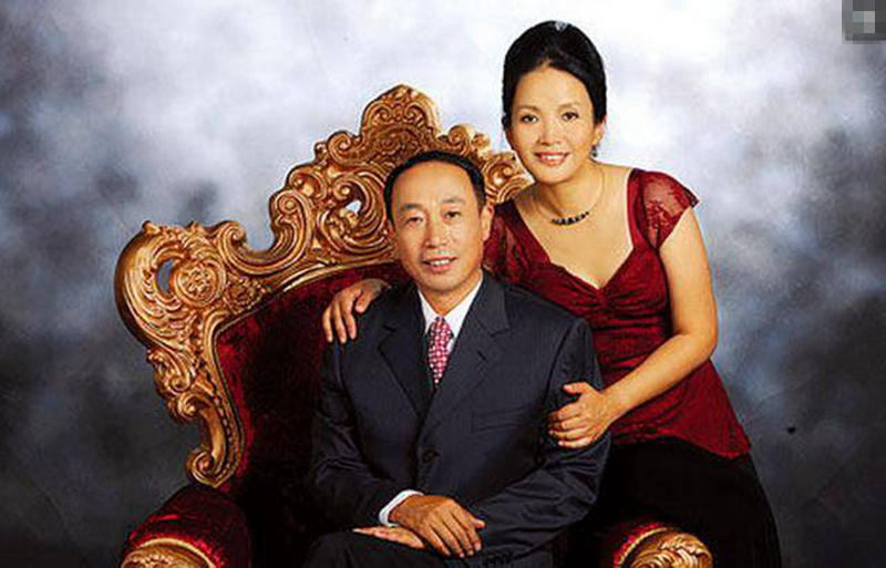 她是《编辑部的故事》戈玲,首任丈夫张丰毅,今60岁经历三段婚姻