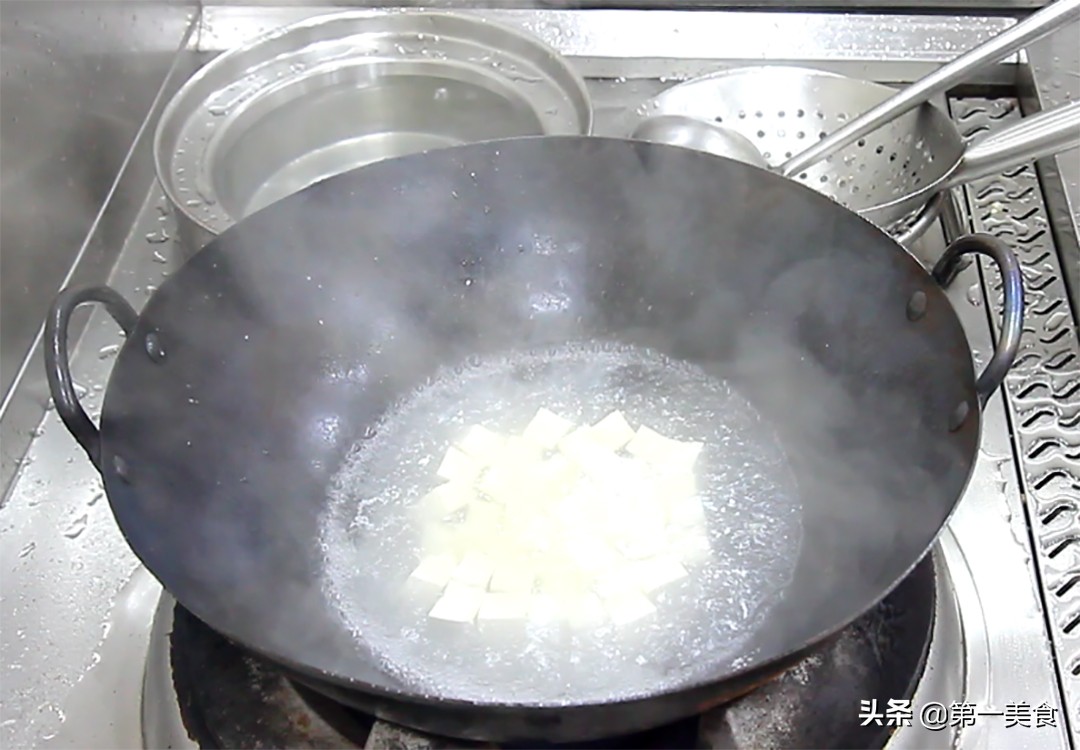 麻婆豆腐的做法（3分钟就能在家麻辣鲜嫩的麻婆豆腐）