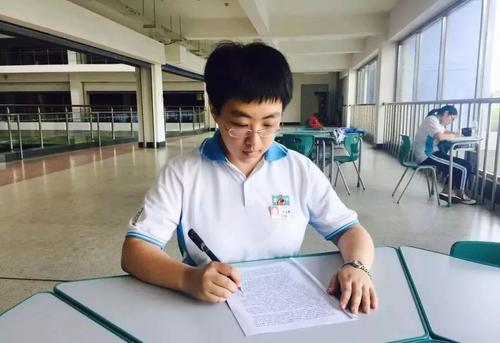 2021年安徽省高考状元来自中学？
