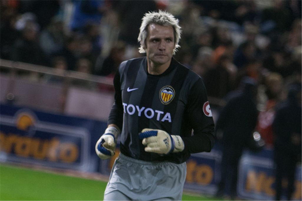 2002世界杯谣言(绿茵世界的经典谣言:雷东多真不是桑斯的女婿,门神的