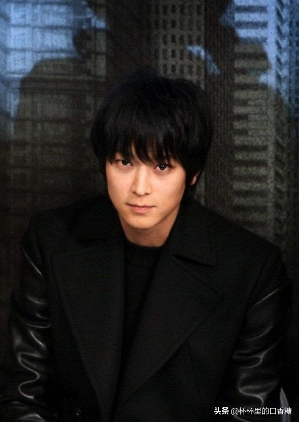 韩剧年轻帅照！李政宰郑雨盛是神级，元斌难忘，20多岁玄彬好青涩