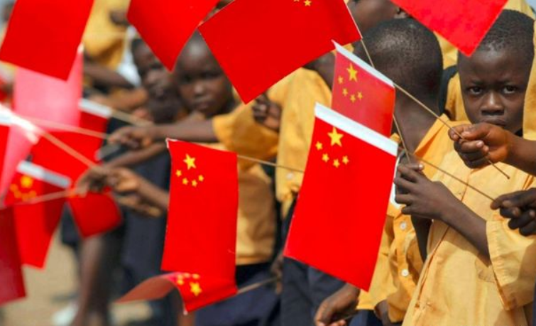 于在印度尼西亚和马来西亚的一部分地区,华人占据着较为重要的地位