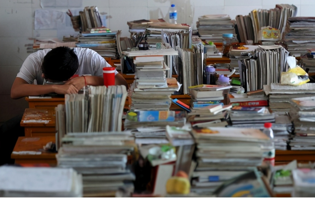 中国二本学生的真实困境：我们成不了精英，也不想回到底层