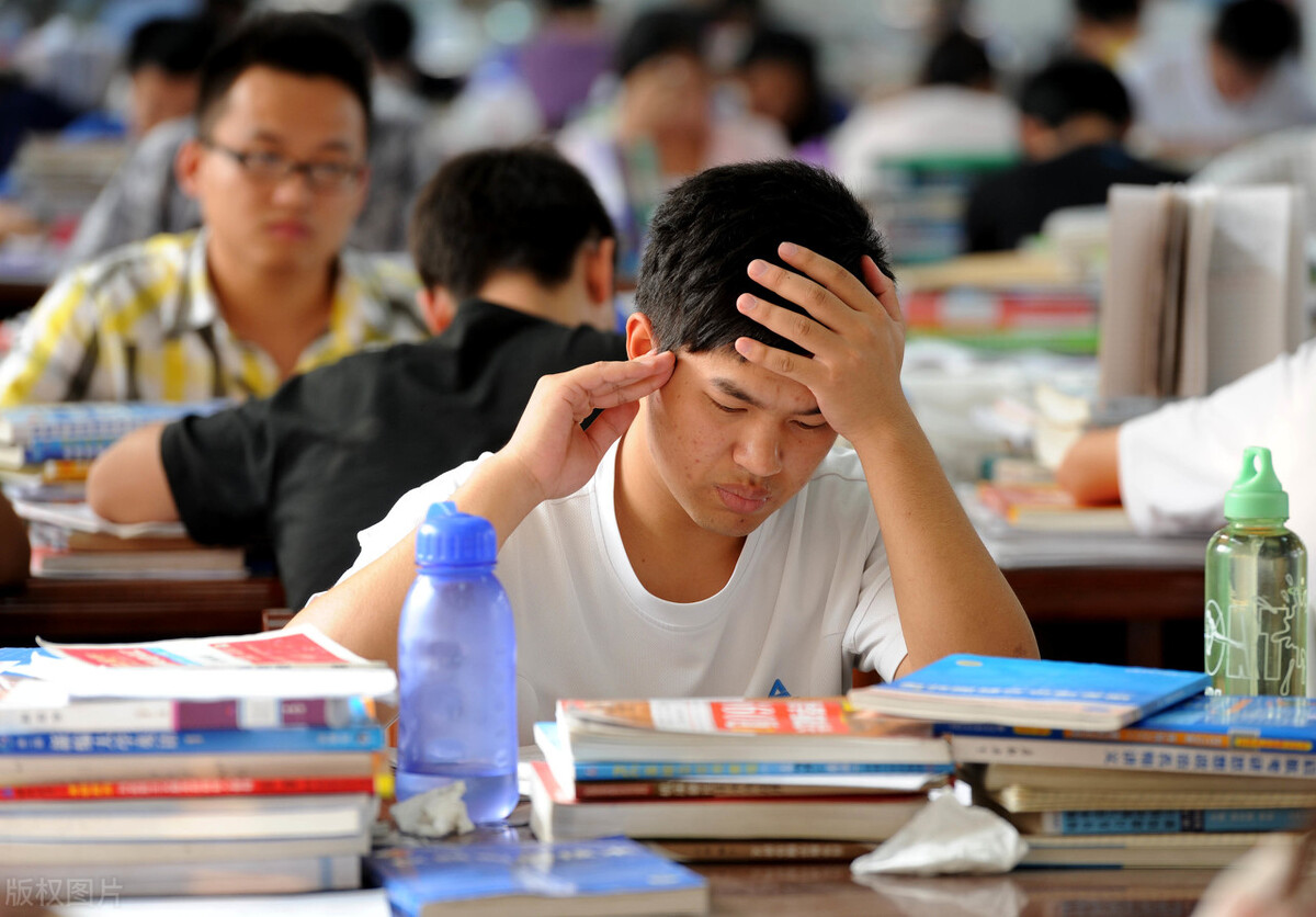 成考学历可以考研究生吗？考研难不难？