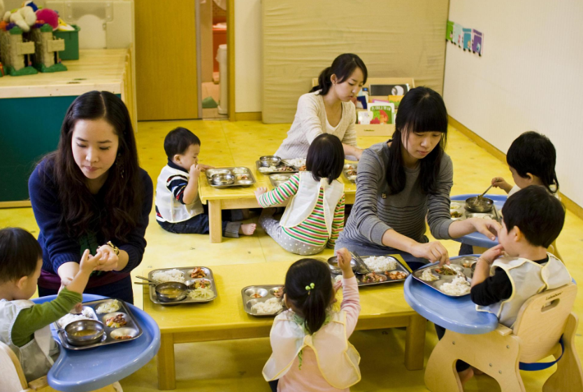 幼儿园老师公开“高薪”工资单，一年工资近30万，还是一份铁饭碗