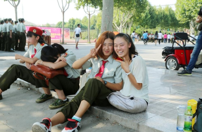 大学生开始流行“洗头式社交”，让家长很不理解，学生却很喜欢