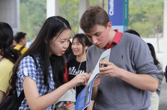 21年清华新生数据出炉，外籍学生数量大减，教育部通知起作用了