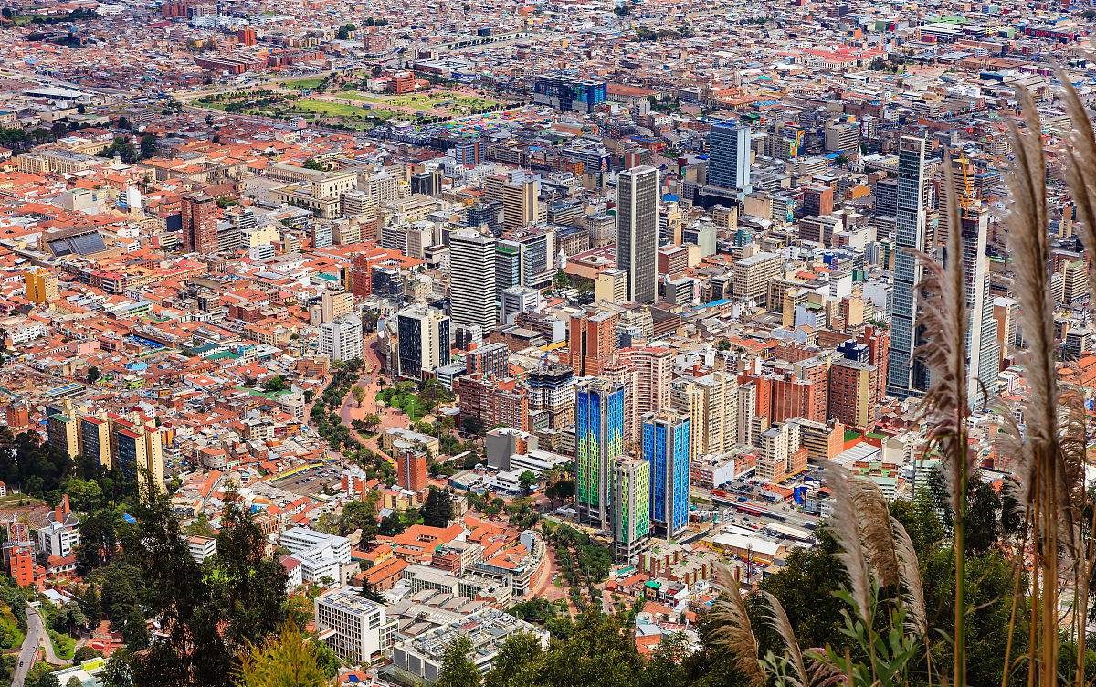 乌拉圭在哪个大洲（南美洲人口最多五个国家巴西、哥伦比亚、阿根廷、秘鲁和委内瑞拉）