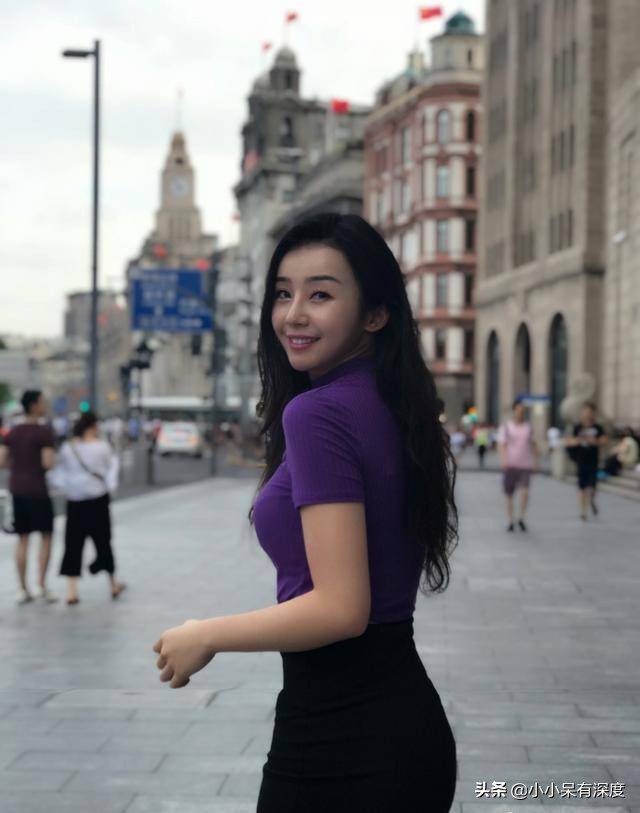 中国足球美女裁判(中国最美裁判亓浩，一位气质甜美、清新脱俗的妹子，近照美出天际)