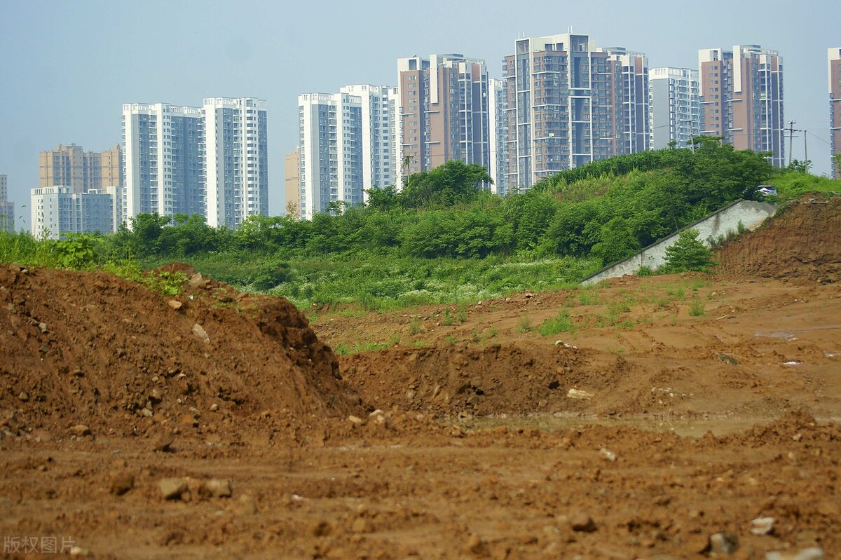 收回国有划拨土地使用权，土地使用人有权获取补偿吗？