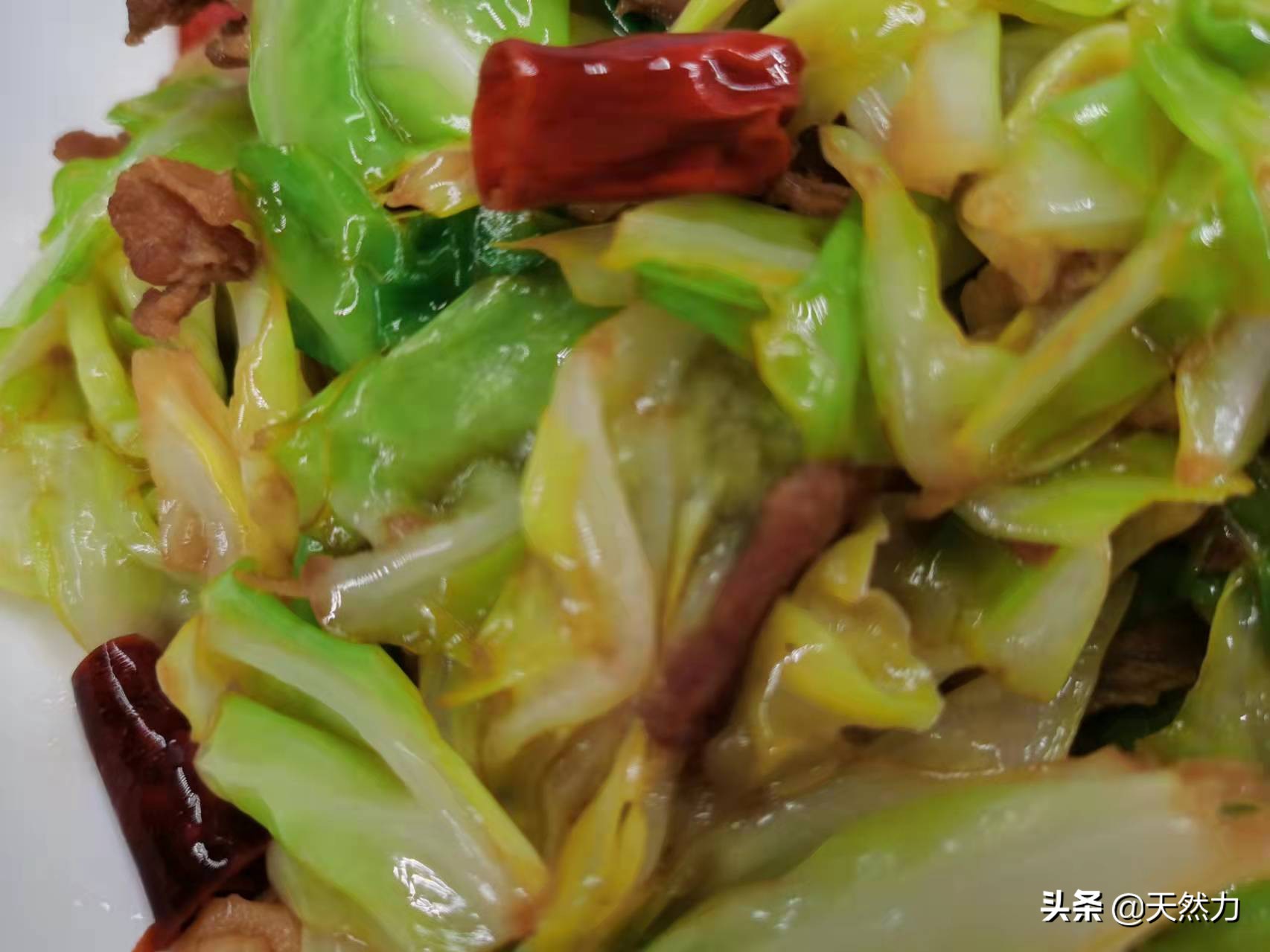 炝炒手撕包菜的做法（手撕包菜详细的做法技巧）