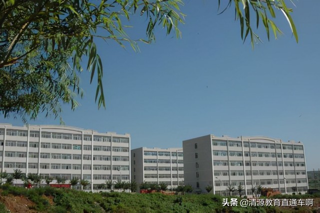 山西1所高校遭遇“断档”，投档线低于二本线，仍没能满额