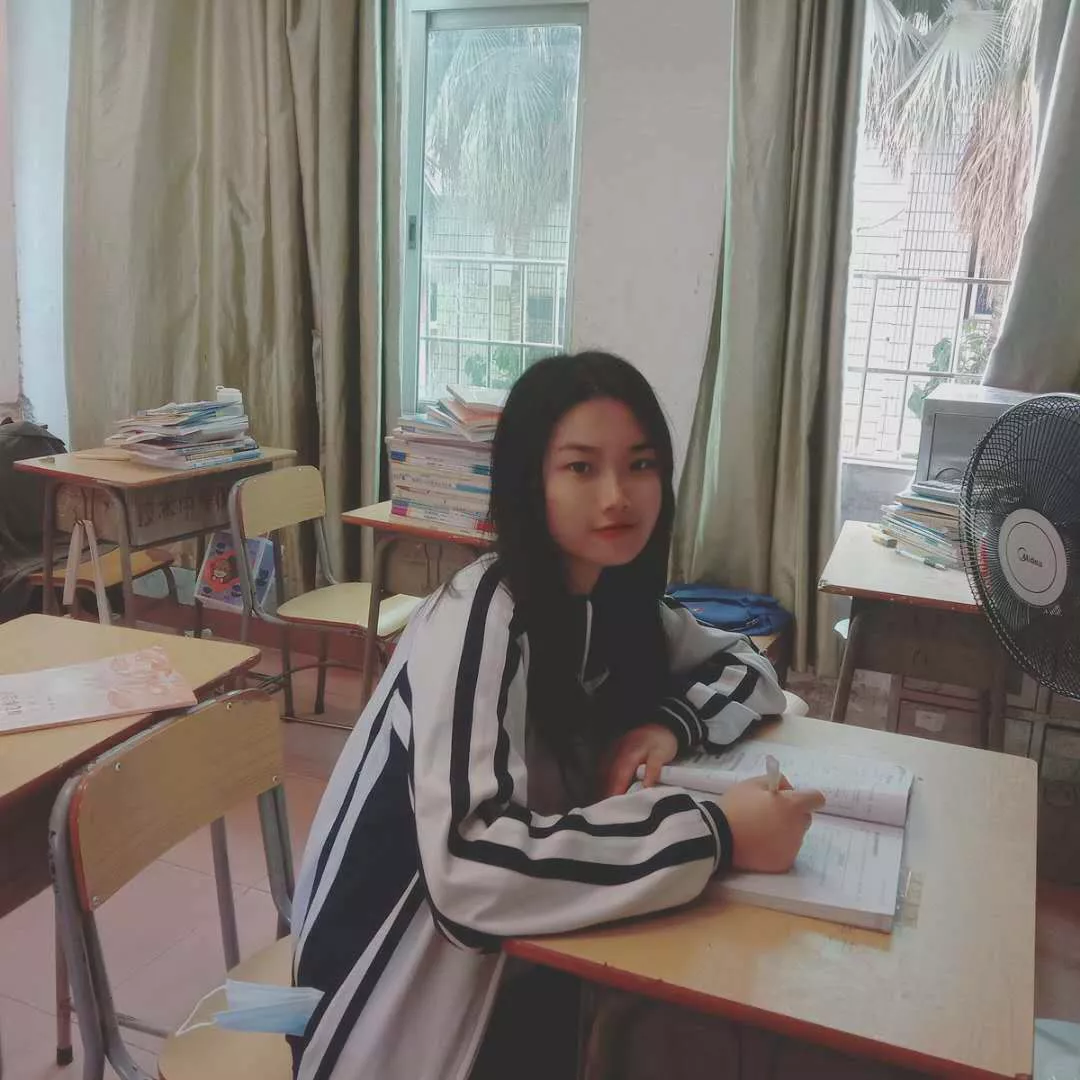 自信是一种态度,她用自信的力量涅槃