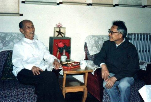 当年高考数学零分，作文写28个字的臧克家，为何被校长破格录取