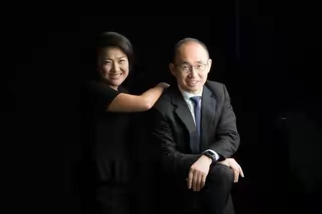 潘石屹夫妻俩走的“路子”，连曹德旺都看不清