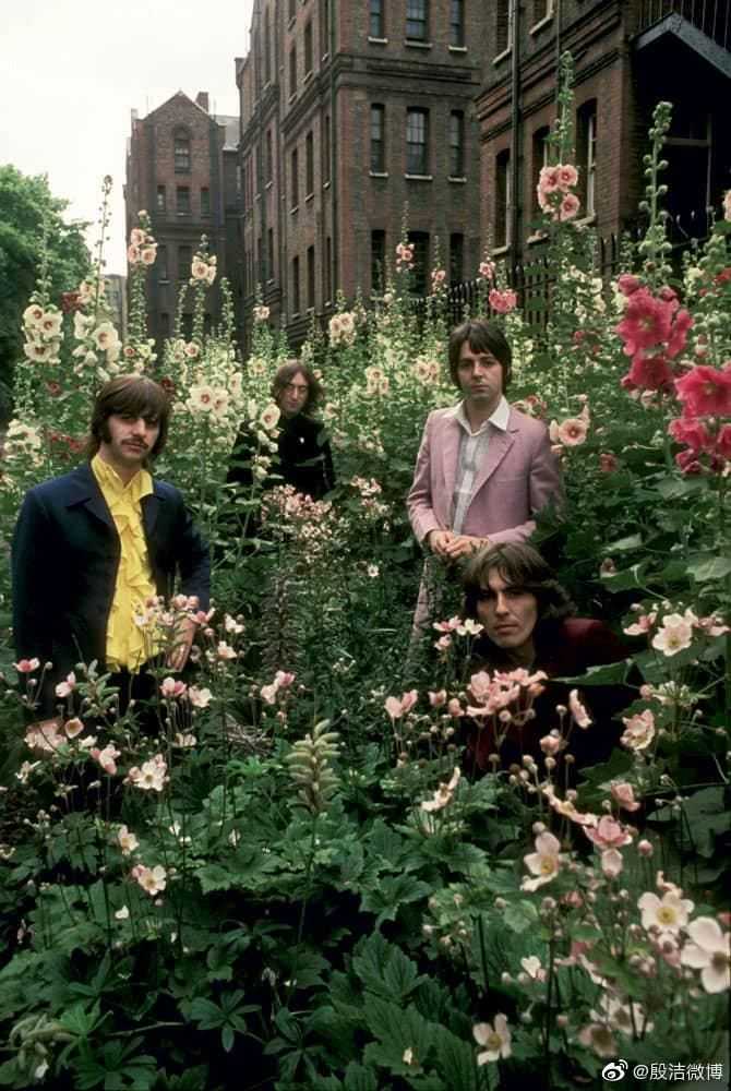 耐克2010世界杯广告（耐克之流，只不过是一群寻找剧作家的小角色）